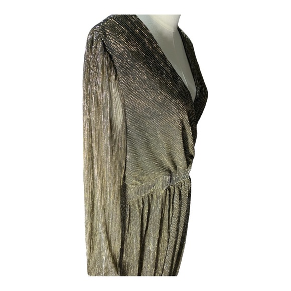 Clasi V-Neck Long Sleeve Asymmetrical Hem Dress Metallic Gold and Silver| SHEIN - Picture 6 of 6